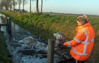 Weer PFOS gevonden in sloot bij Lelystad Airport