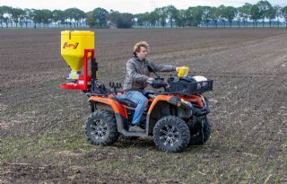 Alleen rollen blijkt niet genoeg tegen vraatschade slakken