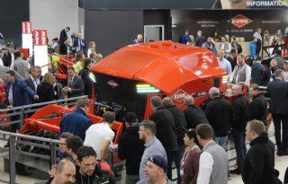 Agritechnica staat bol van accu's en autonome technieken