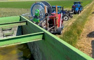 Best bekeken 2023: tankwagens water voor uienoogst