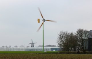 Eerste grote erfmolen in Drenthe geplaatst