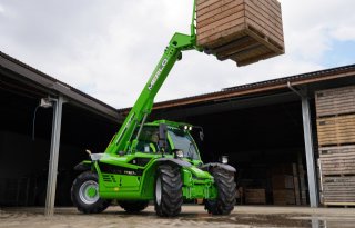 Verreikerfabrikant Merlo groeit hard met aanbouwdelen