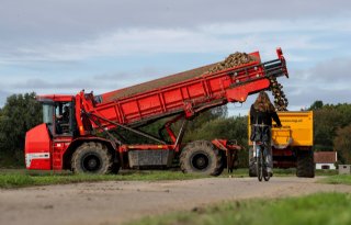 'Klanten willen niet meer anders dan overlaadwagen bij bietenoogst'