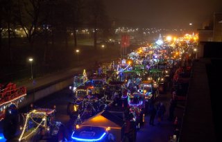 Verlichte trekkertocht zorgt voor meer verbinding