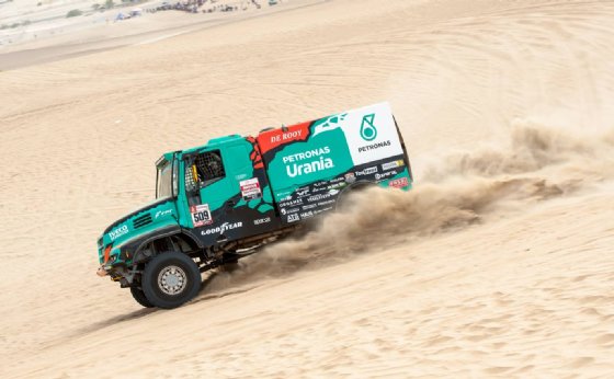 Dakar-coureur Ton van Genugten komt om na val in mestsilo ...